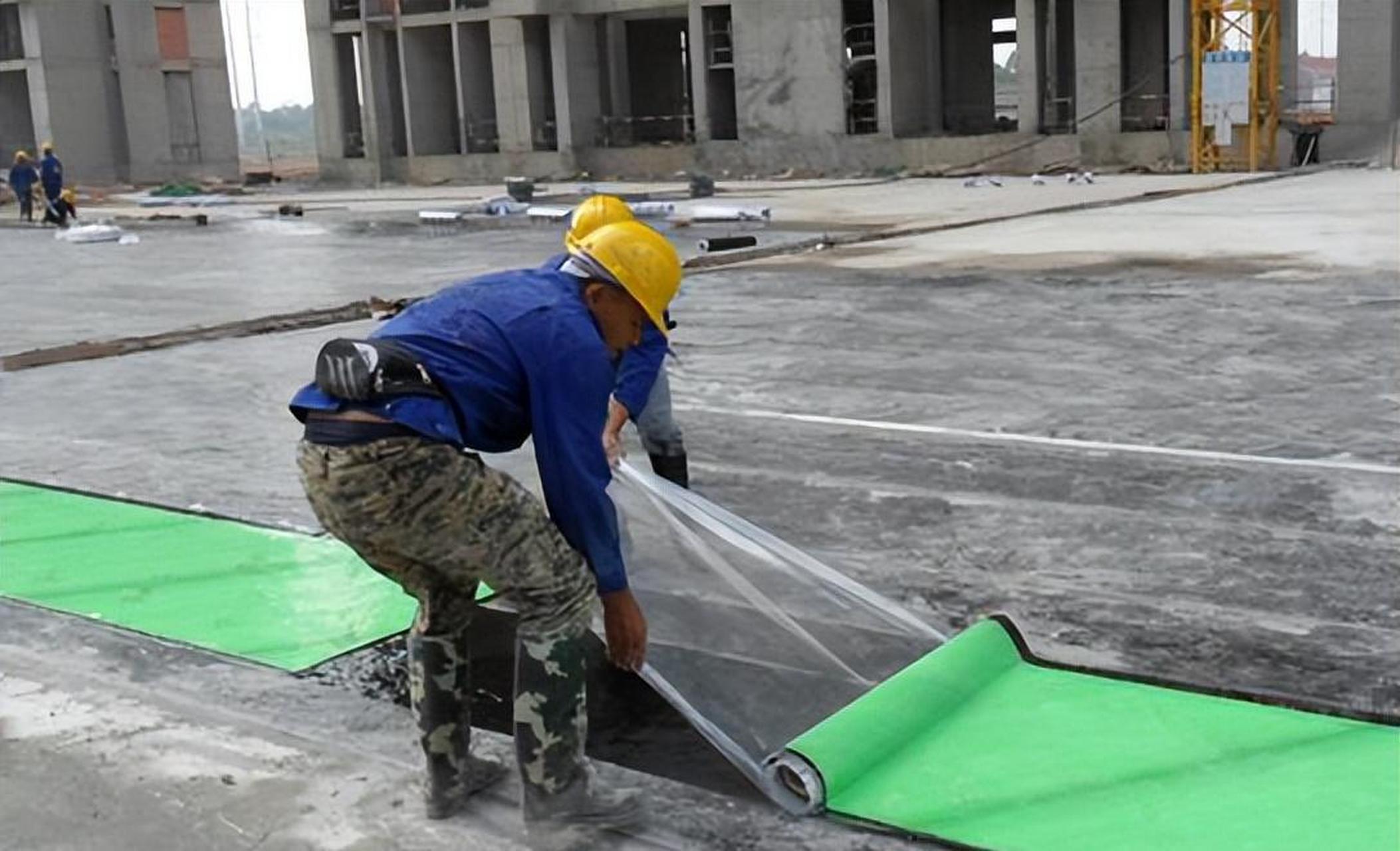 建筑工程常用防水施工成本解析 SBS3+4卷材防水每畝80元的真相
